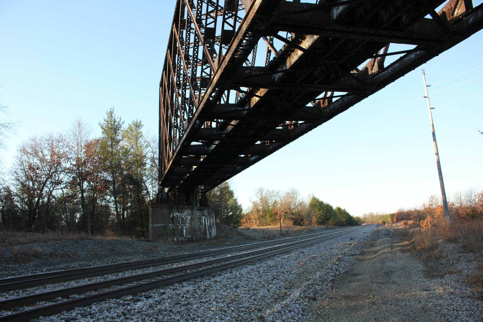 Under truss span